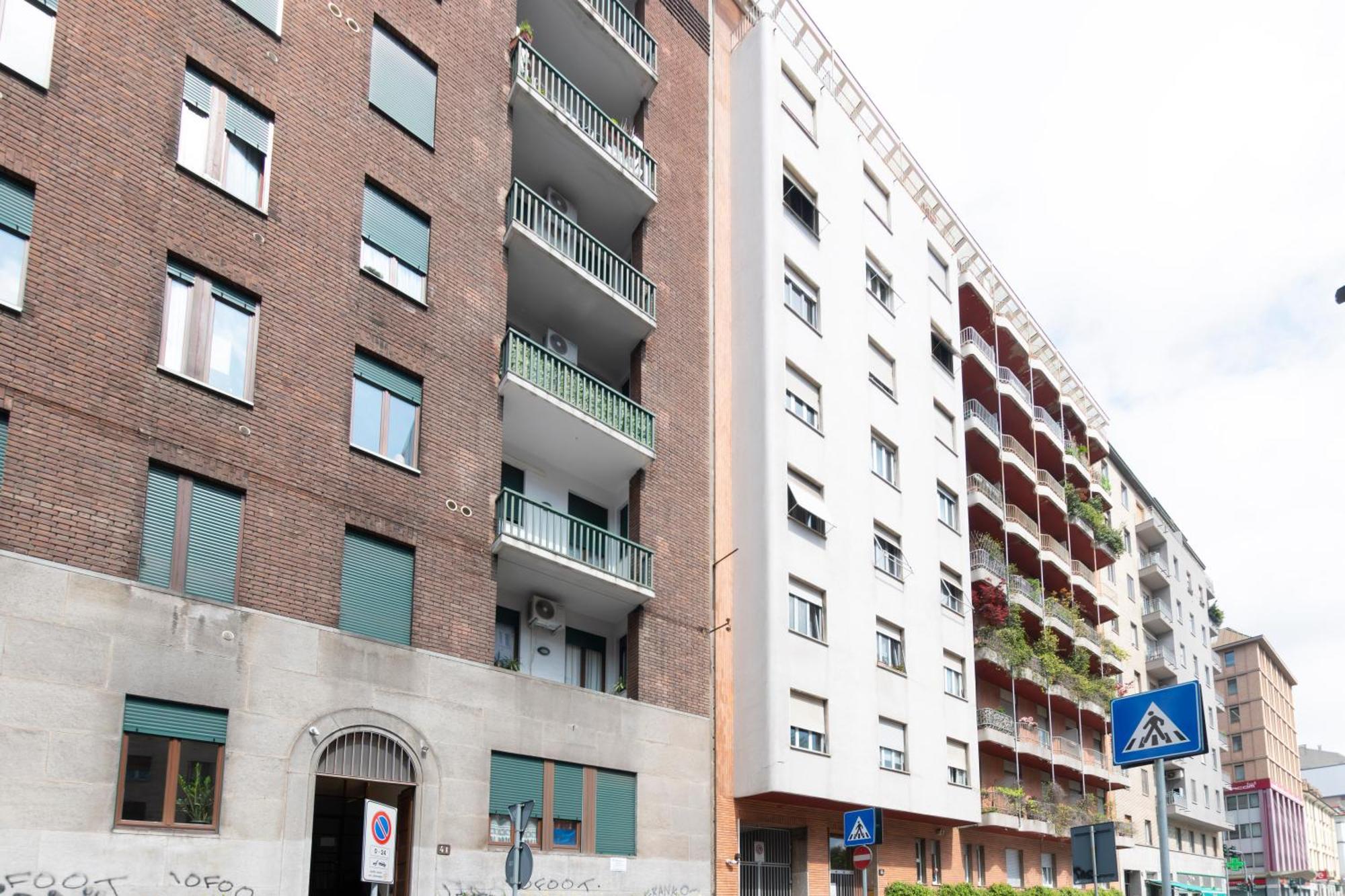 Modern & Stylish Near Isola & Central Station Milan Exterior photo